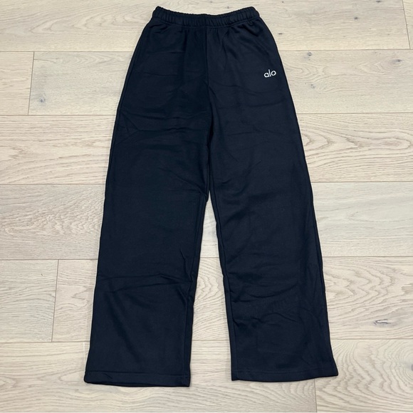 ALO Yoga Unisex Black Quarter-Zip Hoodie and Jogger Set - Picture 11 of 14